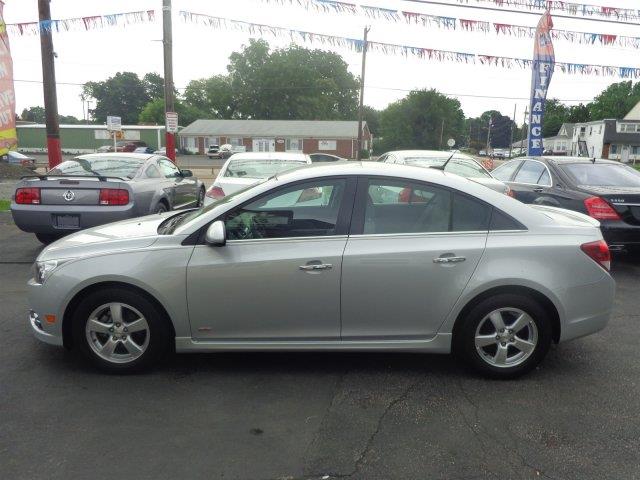 2011 Chevrolet Cruze 4dr Sdn I4 CVT 2.5