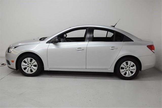 2012 Chevrolet Cruze Blk Ext With Silver Trin