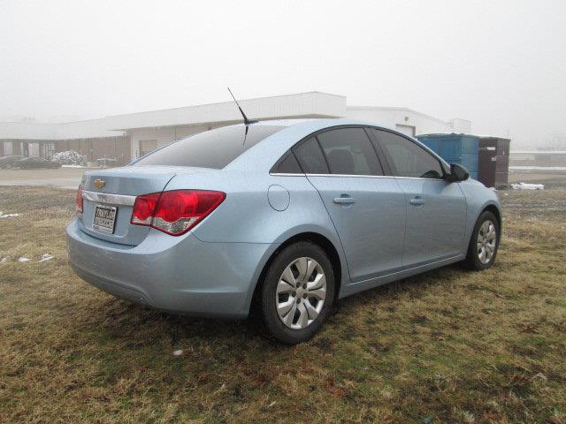 2012 Chevrolet Cruze Blk Ext With Silver Trin