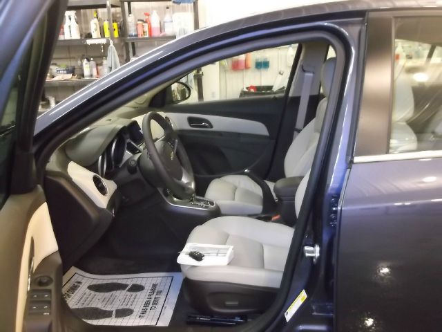 2013 Chevrolet Cruze 2.5T DVD 7 PASS