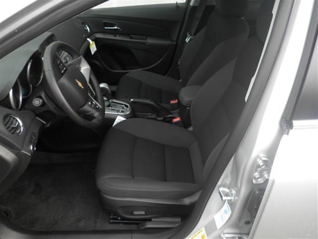 2014 Chevrolet Cruze SE Sedan