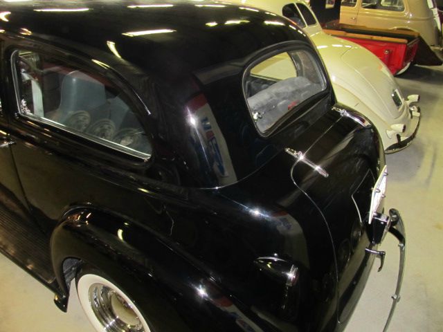 1939 Chevrolet Deluxe Hatchback 4D