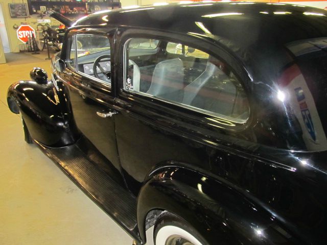 1939 Chevrolet Deluxe Hatchback 4D