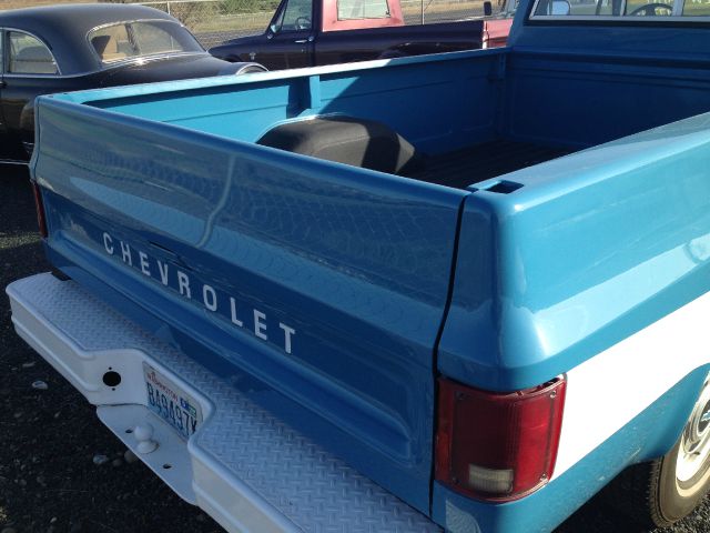 1977 Chevrolet Deluxe Unknown