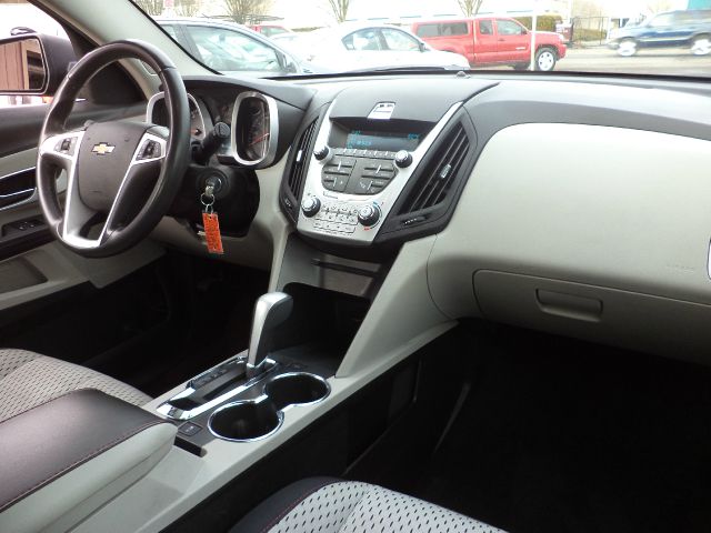 2010 Chevrolet Equinox 1.8T Quattro Sedan 4D