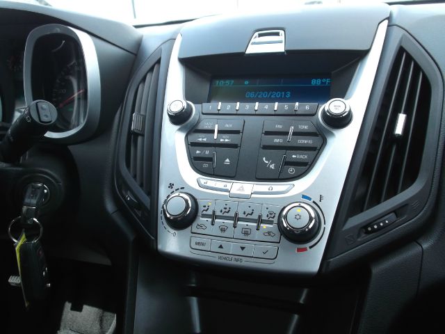 2010 Chevrolet Equinox XLT 3.0L Standard