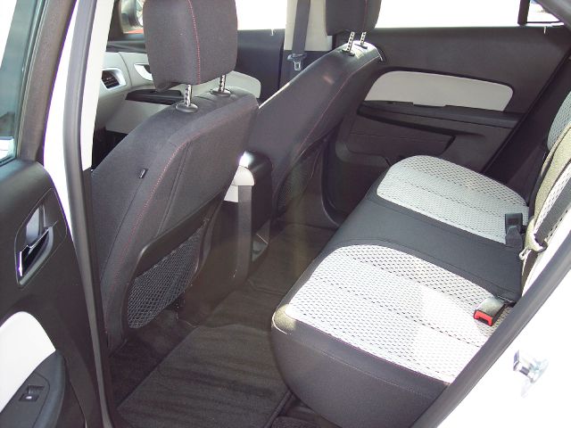 2010 Chevrolet Equinox 1.8T Quattro Sedan 4D