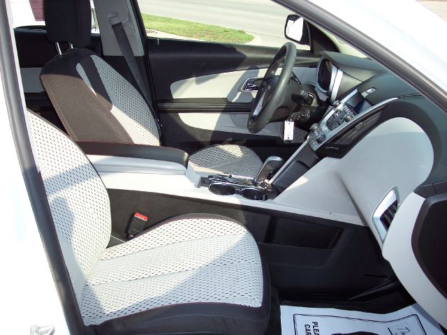 2010 Chevrolet Equinox 1.8T Quattro Sedan 4D