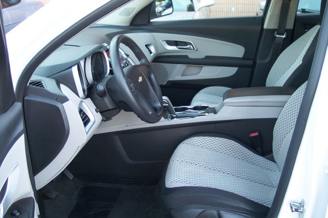 2011 Chevrolet Equinox 1.8T Quattro Sedan 4D