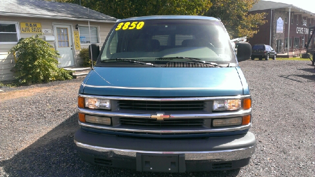 1998 Chevrolet Express 2004.5 4dr Sdn 1.8T Quattro Au