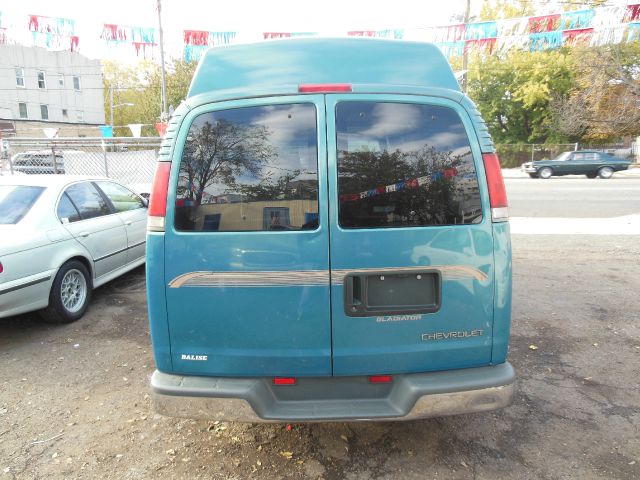 1998 Chevrolet Express 2004.5 4dr Sdn 1.8T Quattro Au