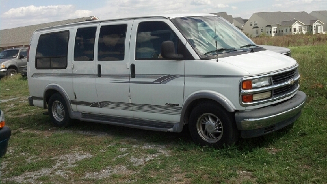 1999 Chevrolet Express 750i 4dr Sdn