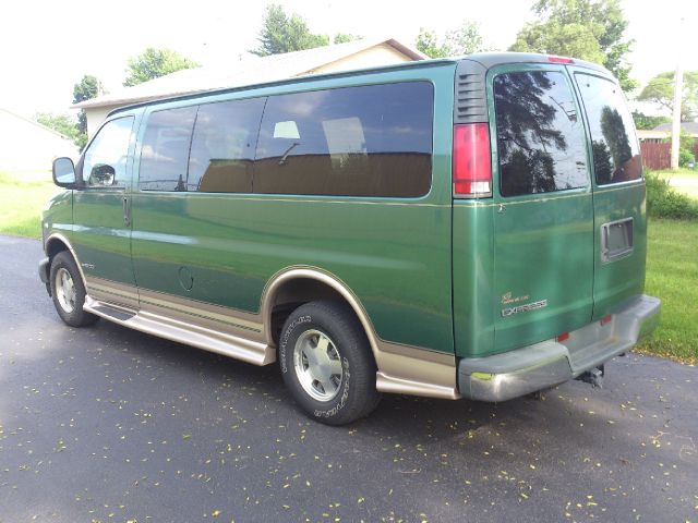1999 Chevrolet Express 750i 4dr Sdn