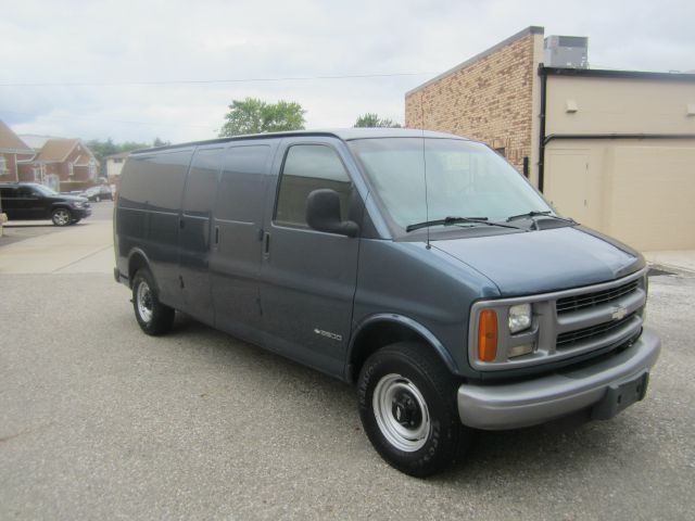 1999 Chevrolet Express Club Cab 155 WB HD 4WD