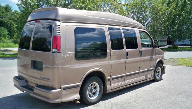 1999 Chevrolet Express 750i 4dr Sdn