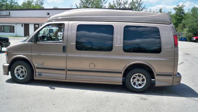 1999 Chevrolet Express 750i 4dr Sdn