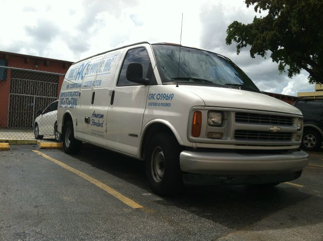 1999 Chevrolet Express 750i 4dr Sdn