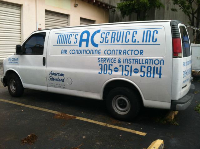 1999 Chevrolet Express 750i 4dr Sdn