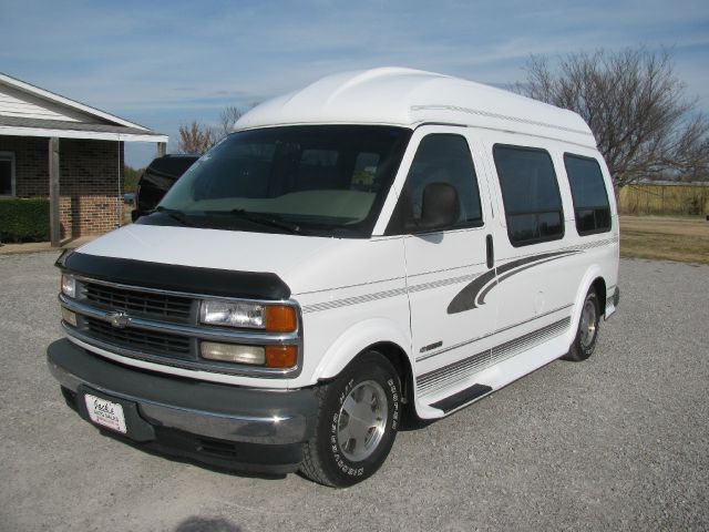 1999 Chevrolet Express 750i 4dr Sdn