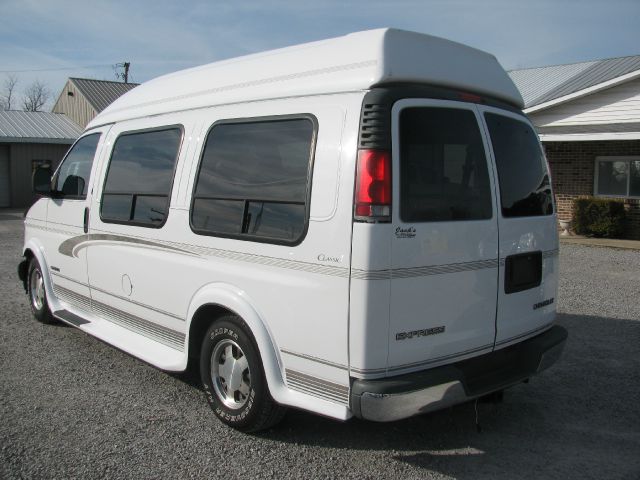 1999 Chevrolet Express 750i 4dr Sdn