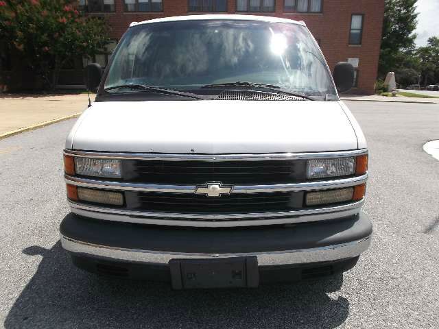 1999 Chevrolet Express 750i 4dr Sdn