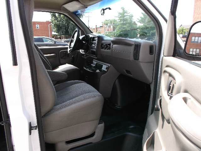 1999 Chevrolet Express 750i 4dr Sdn