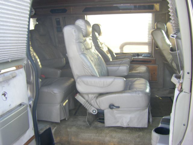 1999 Chevrolet Express 3.2L AWD