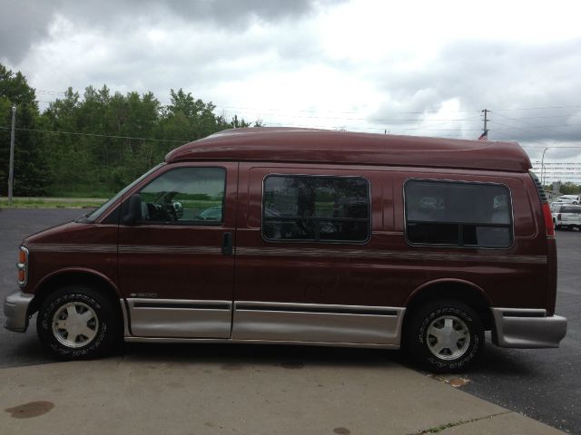 1999 Chevrolet Express 750i 4dr Sdn
