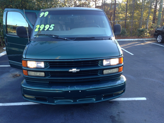 1999 Chevrolet Express 750i 4dr Sdn