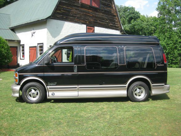 1999 Chevrolet Express 750i 4dr Sdn