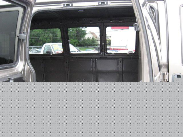 2000 Chevrolet Express Base