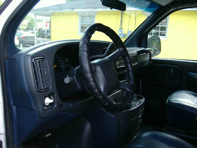 2000 Chevrolet Express Coupe 4D