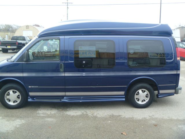 2000 Chevrolet Express Water Truck