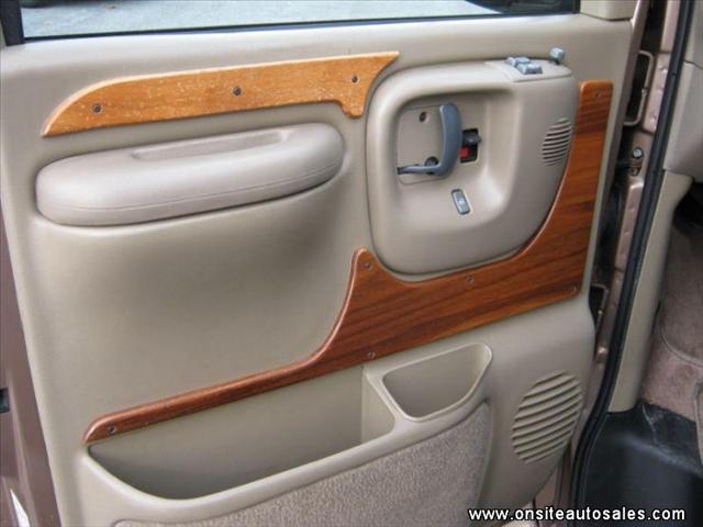 2000 Chevrolet Express 750i 4dr Sdn