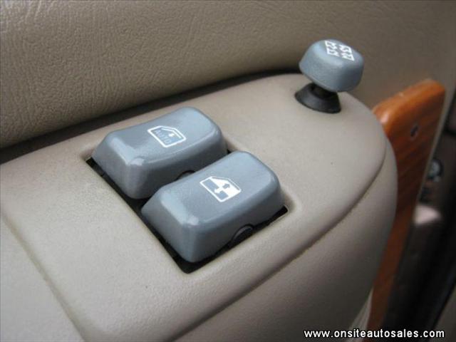 2000 Chevrolet Express 750i 4dr Sdn