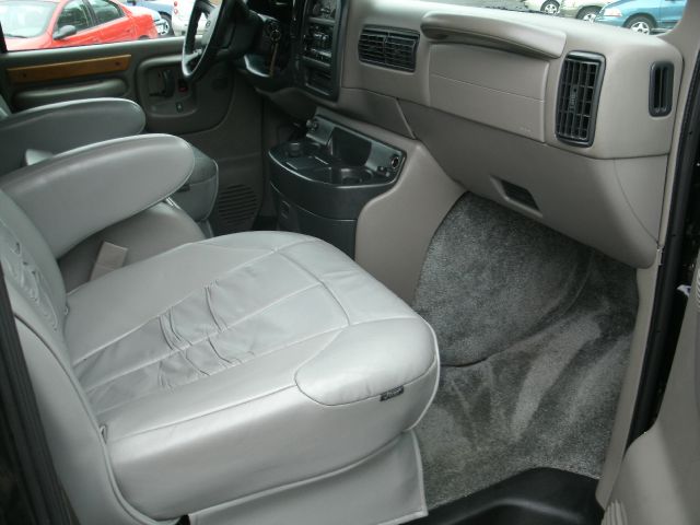 2000 Chevrolet Express 750i 4dr Sdn