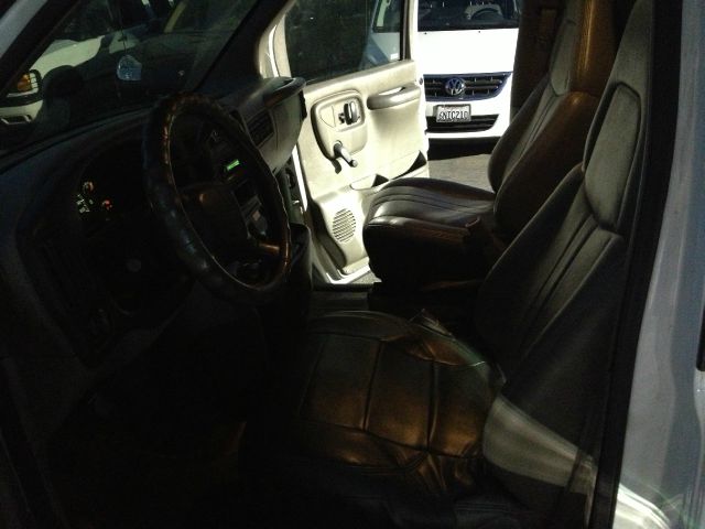 2000 Chevrolet Express 750i 4dr Sdn