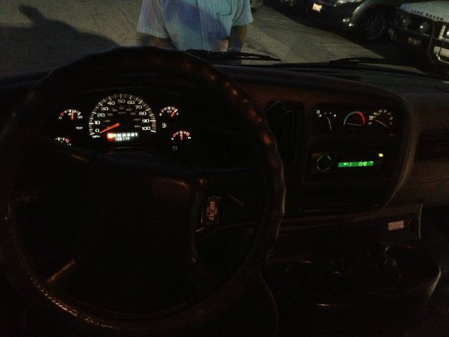 2000 Chevrolet Express 750i 4dr Sdn