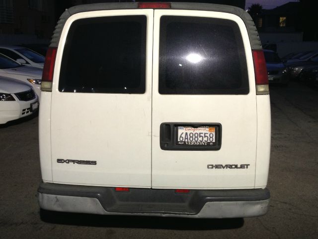2000 Chevrolet Express 750i 4dr Sdn