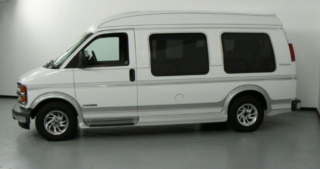2000 Chevrolet Express LS EXT