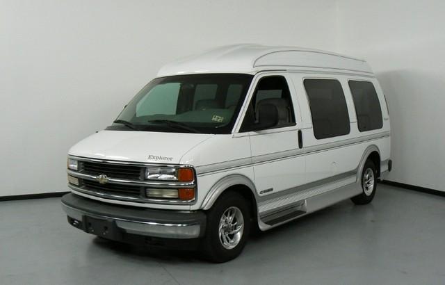2000 Chevrolet Express LS EXT