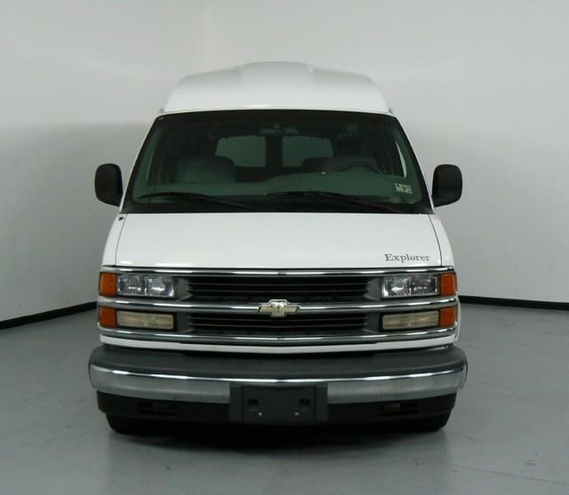 2000 Chevrolet Express LS EXT