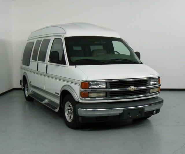 2000 Chevrolet Express LS EXT