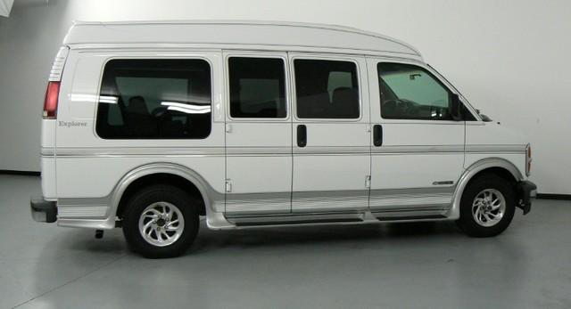 2000 Chevrolet Express LS EXT