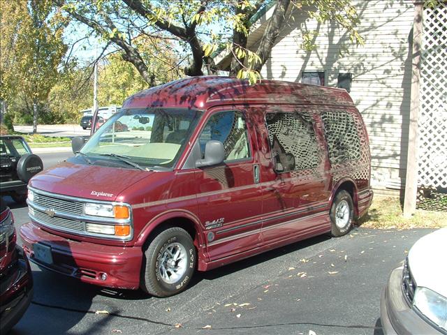 2000 Chevrolet Express Base
