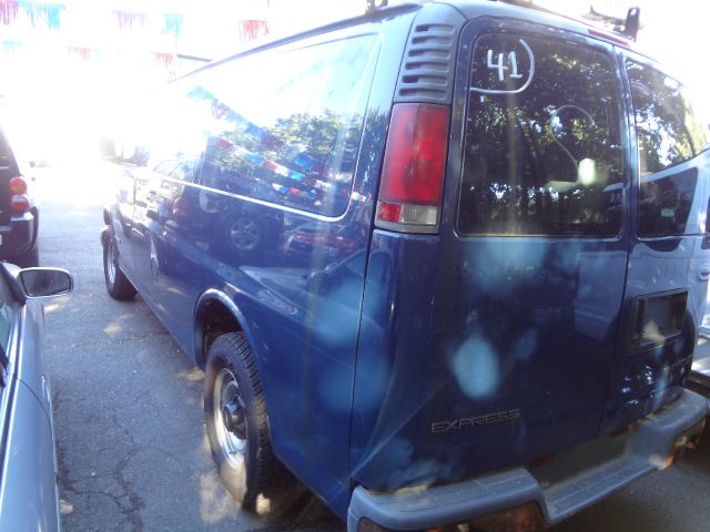 2000 Chevrolet Express REG WB