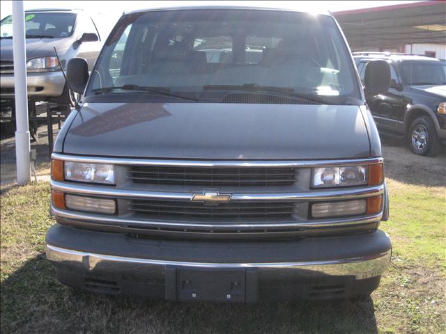 2000 Chevrolet Express Base