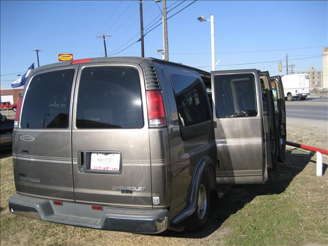 2000 Chevrolet Express Base