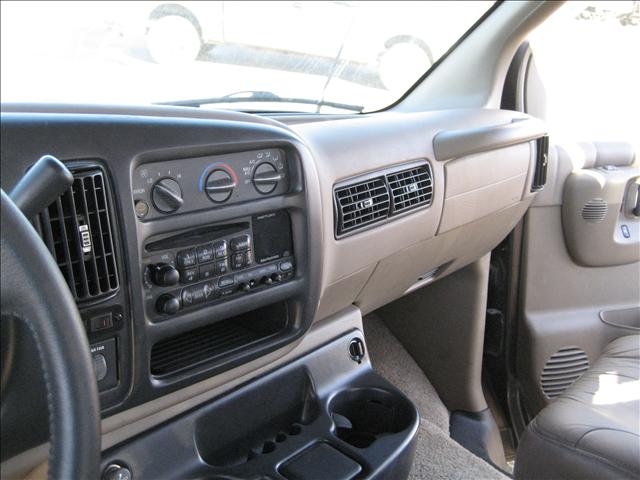 2000 Chevrolet Express Base