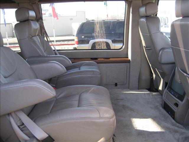 2000 Chevrolet Express Base